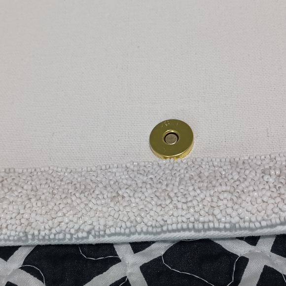 Versona beaded Crossbody/Clutch - Picture 5 of 5